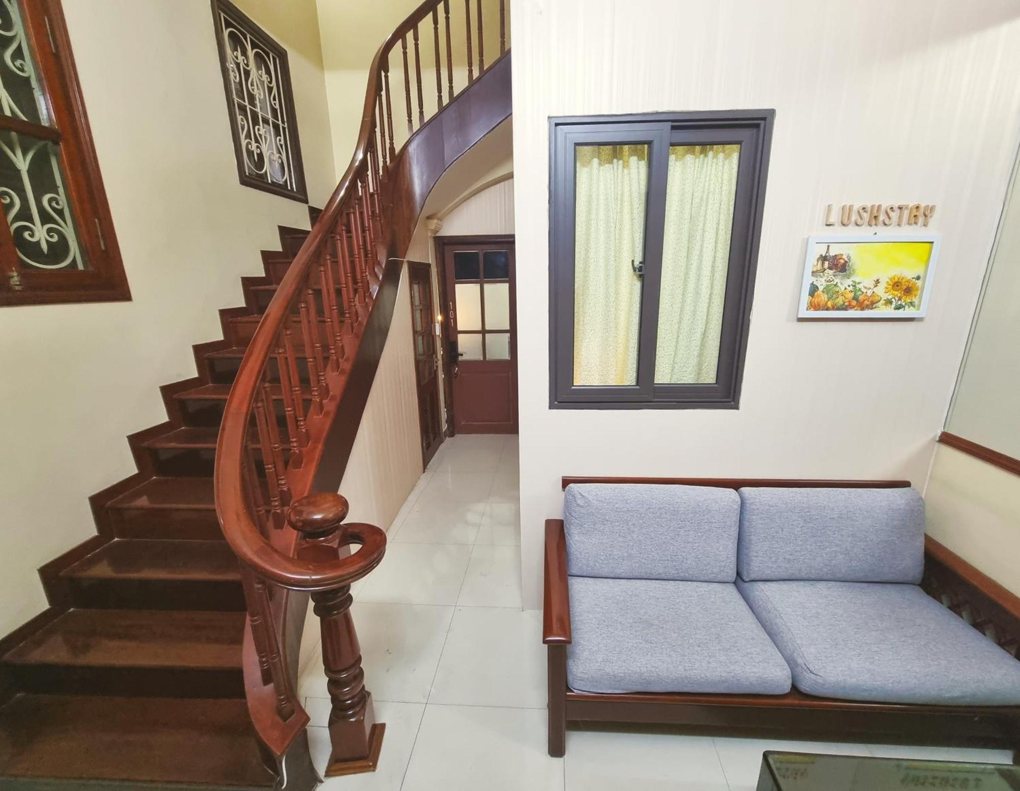 Nhà trọ Lushstay Terrace - Hanoi Train Street Hà Nội